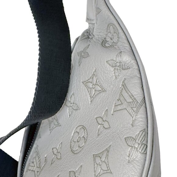 LV Discovery Bum Bag - Monogram Shadow - Picture 8 of 8